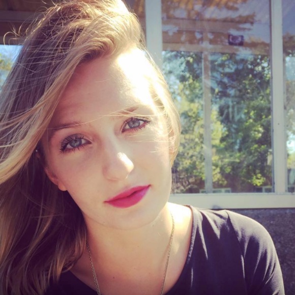 Meet your Posher, Aimee - Picture 1 of 1